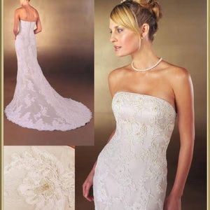 Venus bridal wedding dress style 7098-675 size 8w